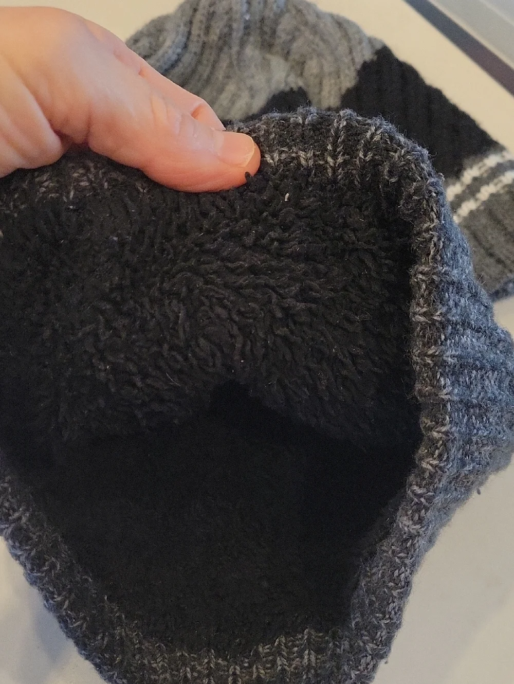 Like New Mens Hat Bundle